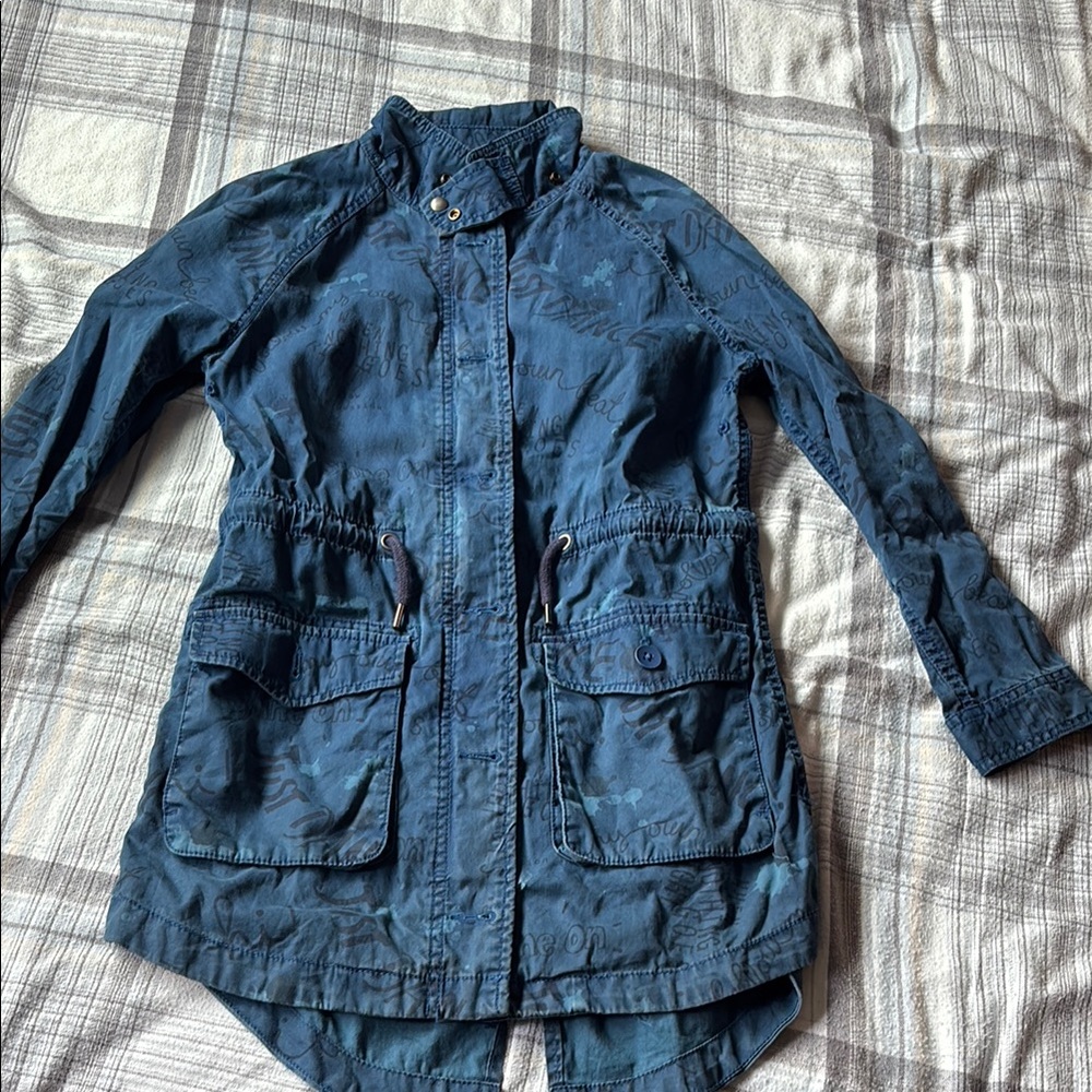 GAP Blue Utility Jacket with Casual Chambray Style